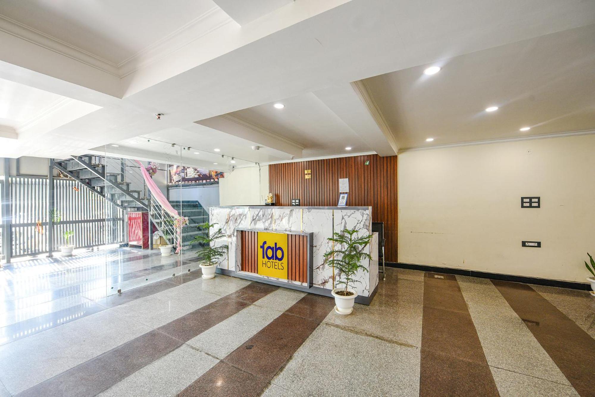 Fabhotel Prime Apple Tree Residency New Delhi Buitenkant foto