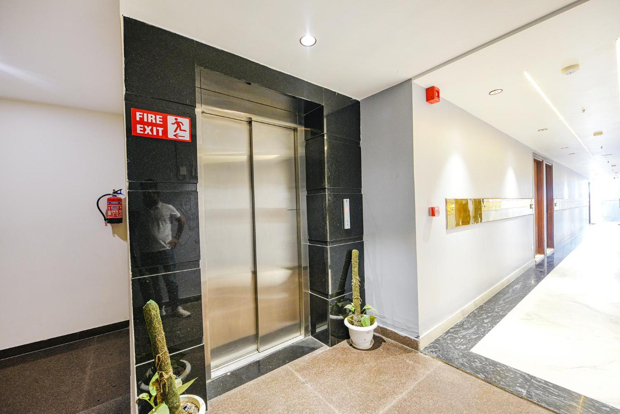 Fabhotel Prime Apple Tree Residency New Delhi Buitenkant foto